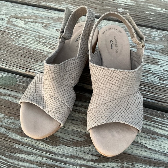 Clarks Collection Annadel Sky Leather Women Sandal Wedge Sz 8.5 - Picture 3 of 10